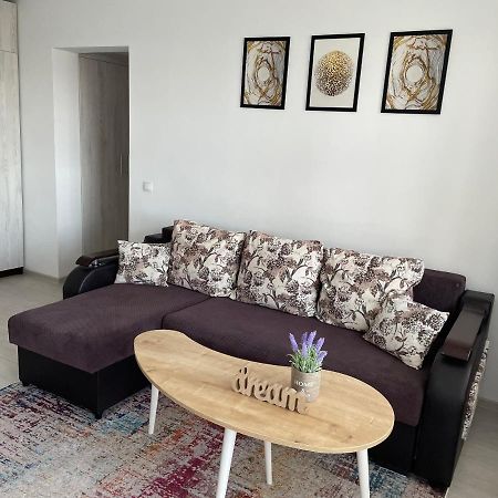 Elite Apartment Targoviste Exterior photo
