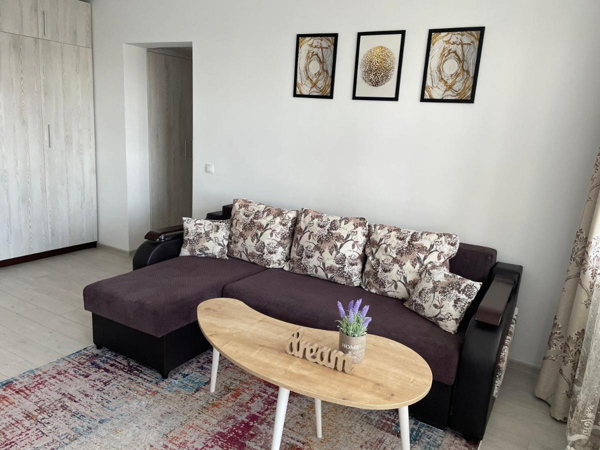 Elite Apartment Targoviste Exterior photo